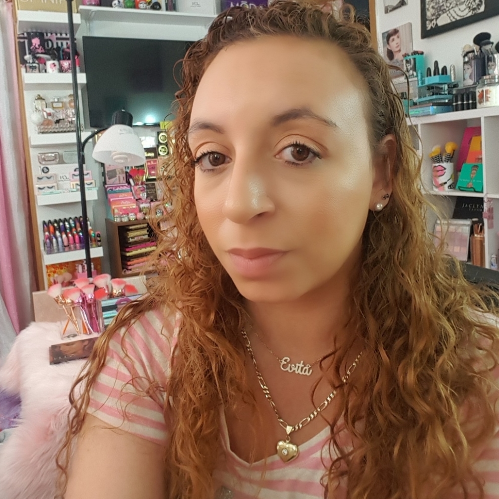 Meet your Posher, Evita